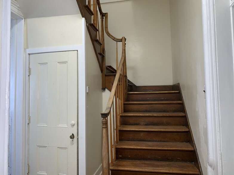 More Photos Of 423 James St, Syracuse Office Residential For Sale