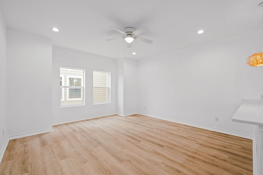 More Photos Of 1303 Essex st, San Antonio Apartments For Sale