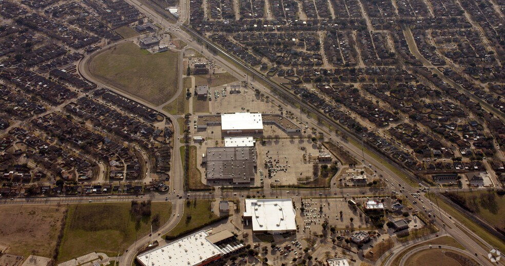 More Photos Of 3046 Lavon Dr, Garland General Retail For Lease