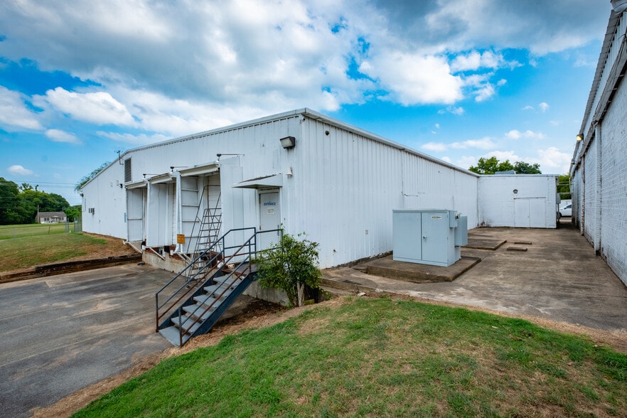 More Photos Of 714 Calhoun St, Little Rock Industrial For Sale