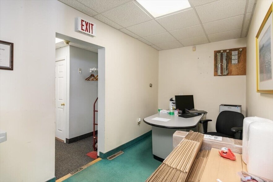 More Photos Of 306 Cabot St, Beverly Office For Sale