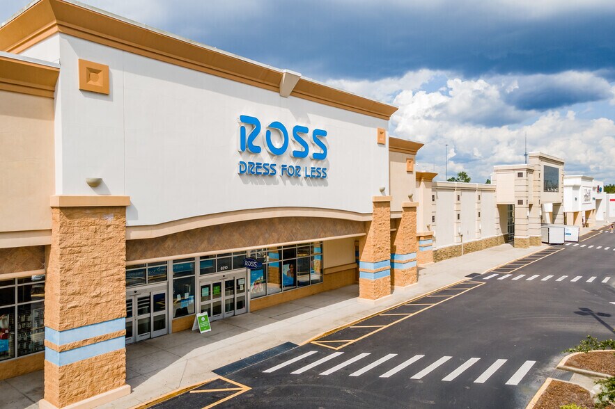 More Photos Of 6200-6290 Commerce Palms Blvd, Tampa Palms General Retail For Lease