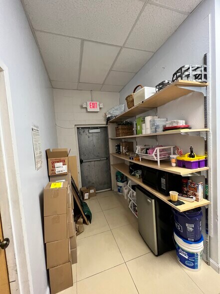 More Photos Of 42 Worcester St, Natick Freestanding For Lease