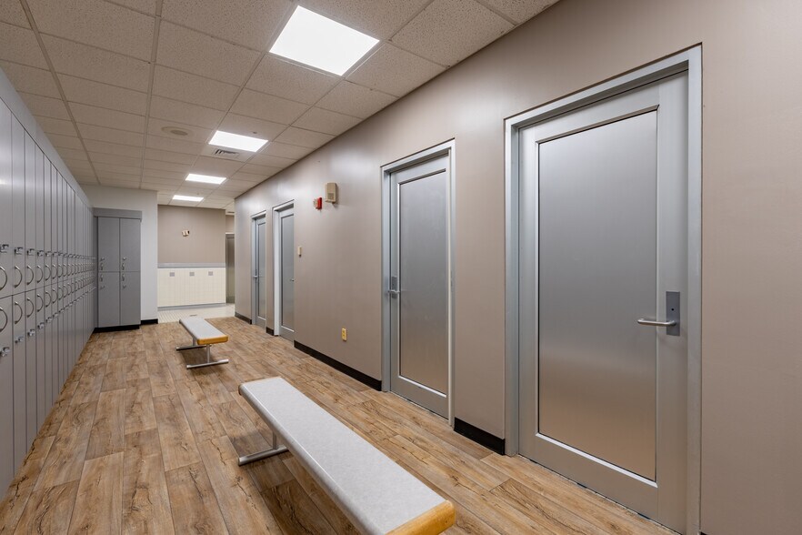 More Photos Of 8701 Maitland Summit Blvd, Orlando Health Club For Lease