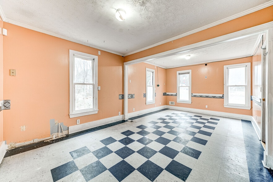 More Photos Of 2893 Mountain Industrial Blvd, Tucker Office For Sale
