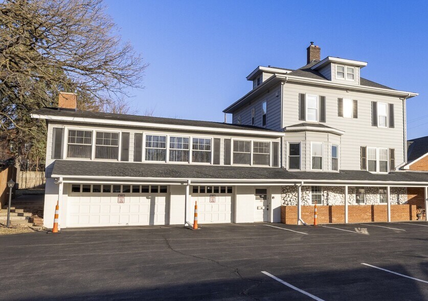 More Photos Of 520 2nd St, Excelsior Funeral Home For Sale