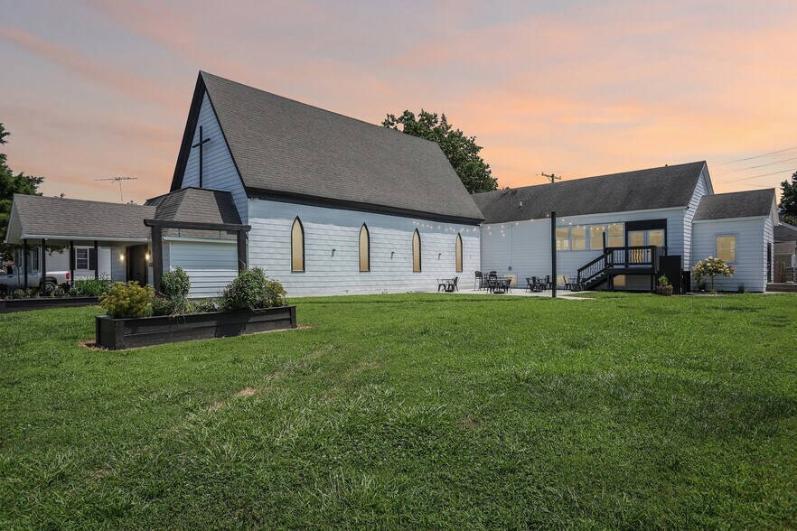 Primary Photo Of 206 W Spruce St, Gillespie Religious Facility For Sale