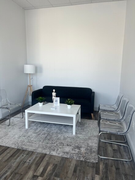 More Photos Of 4229 Lafayette Center Dr, Chantilly Office For Sale