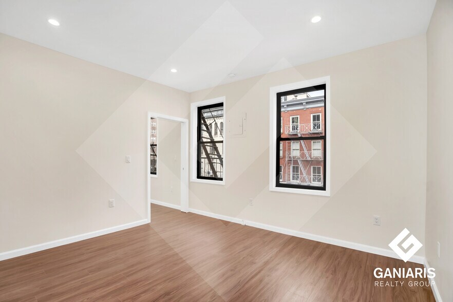 More Photos Of 21 Harrison St, New York Apartments For Lease