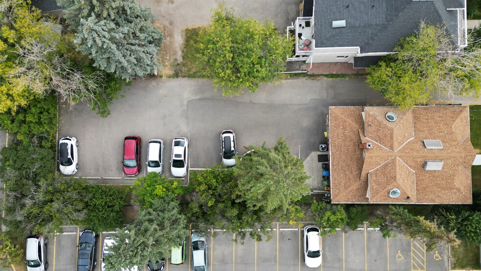 More Photos Of 1614 8th Ave NW, Calgary Medical For Sale