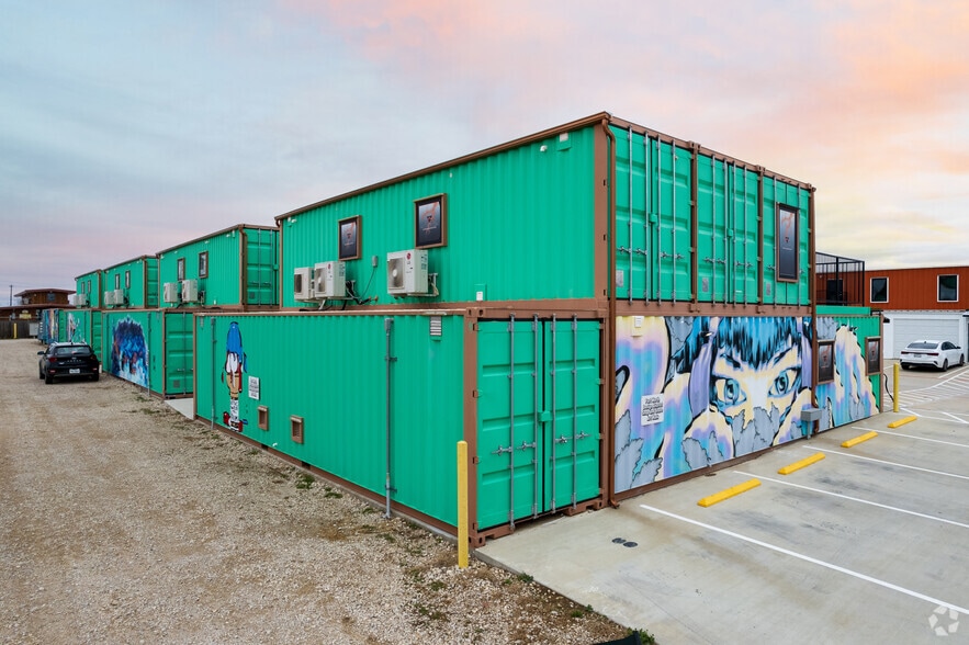 More Photos Of 1953 Golden Heights Rd, Fort Worth Light Distribution For Lease