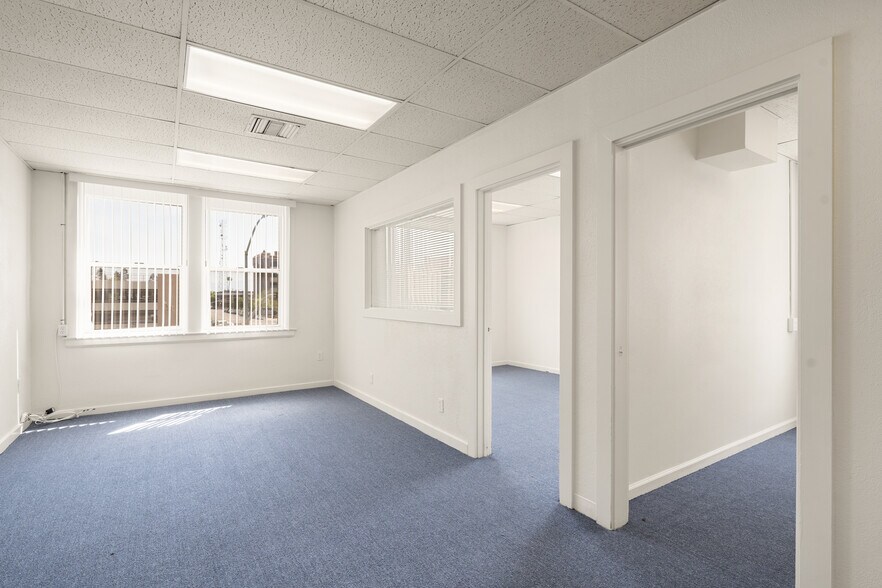 More Photos Of 1522 18th St, Bakersfield Storefront Retail Office For Lease