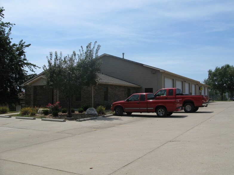 More Photos Of 2424 R.D. Mize Rd, Independence Light Distribution For Lease