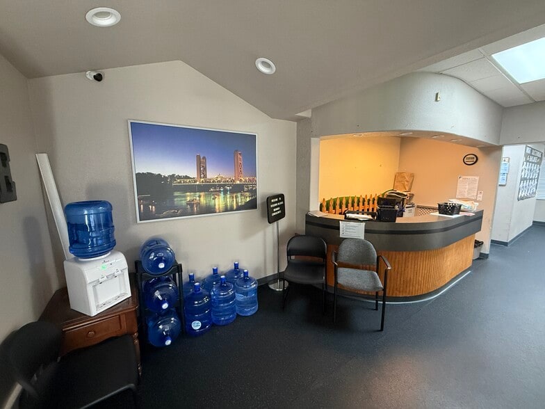 More Photos Of 2845 Marconi Ave, Sacramento Office For Sale