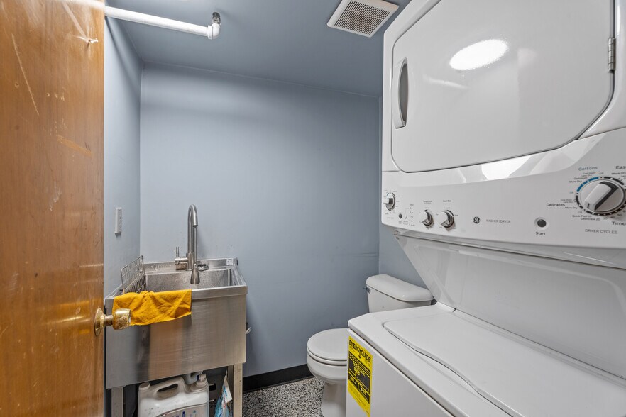 More Photos Of 902 Waugh Ln, Ukiah Warehouse For Sale