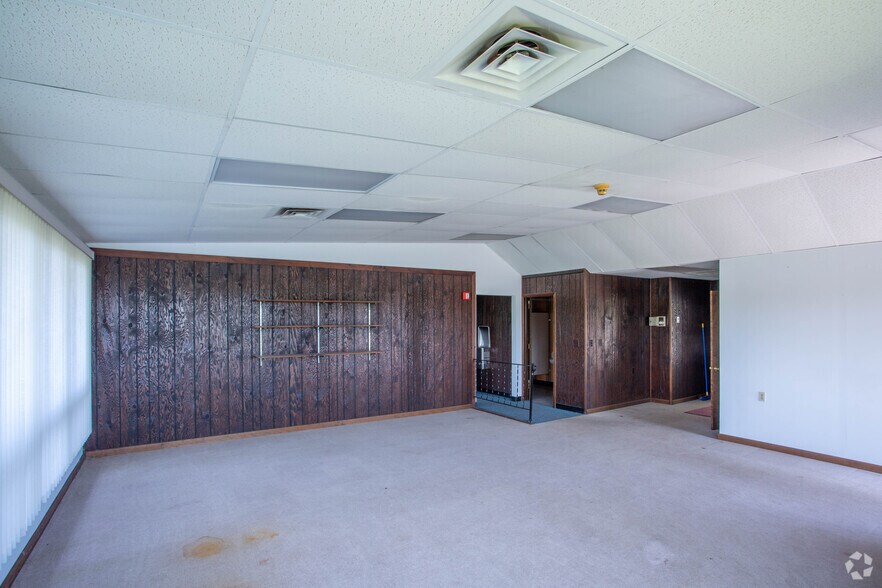 More Photos Of 37 Colonel Lindbergh Ln, Moscow Airport For Sale