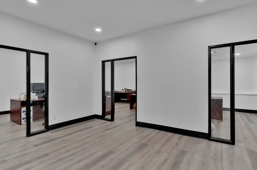 More Photos Of 23231 Vista Grande Dr, Laguna Hills Warehouse For Sale