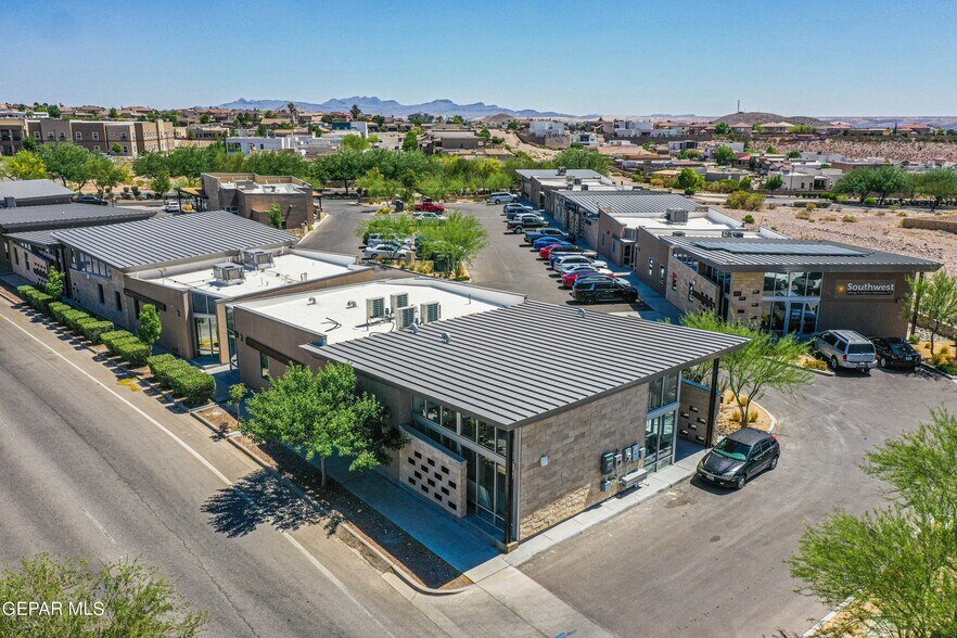 More Photos Of 6301 Northern Pass Dr, El Paso Office For Sale