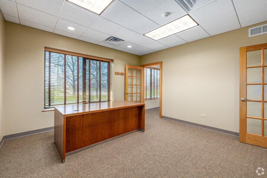 More Photos Of 16720 New Lenox Rd, Joliet Manufacturing For Sale