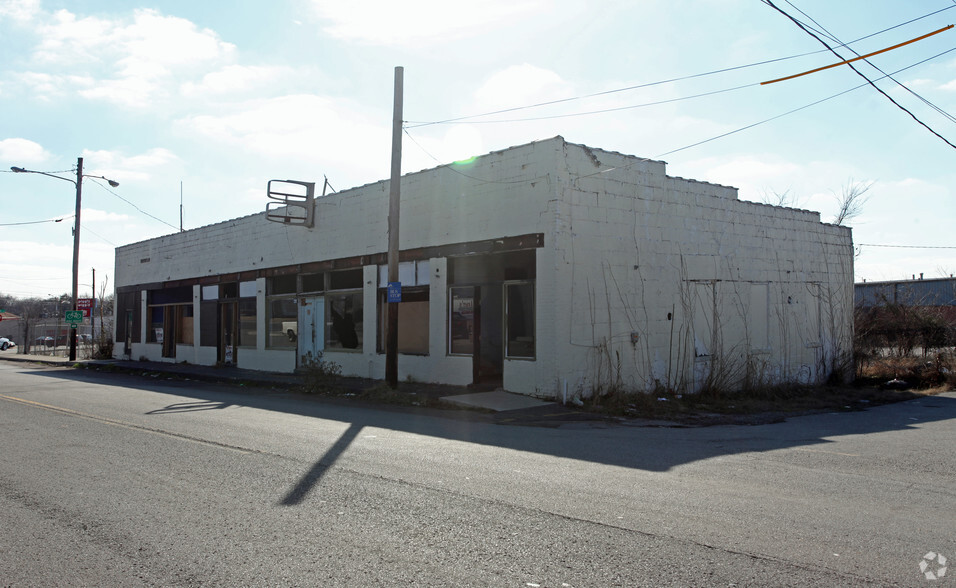 Primary Photo Of 1006 Whites Creek Pike, Nashville Storefront For Lease