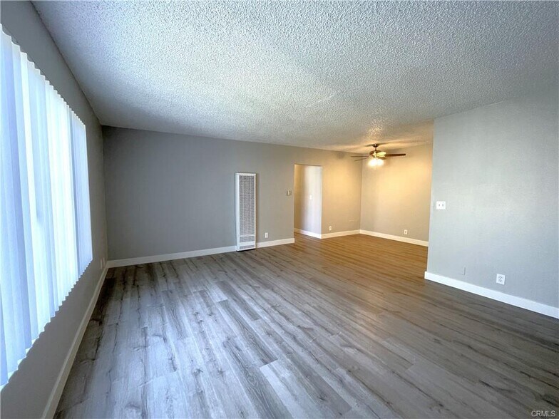 More Photos Of 13717 Chadron Ave, Hawthorne Apartments For Sale