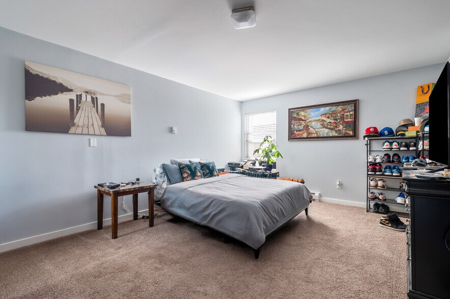 More Photos Of 7919 Wallingford Ave N, Seattle Apartments For Sale