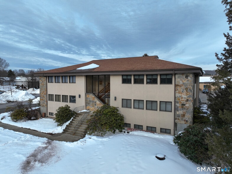 More Photos Of 160 Oak St, Glastonbury Office For Sale