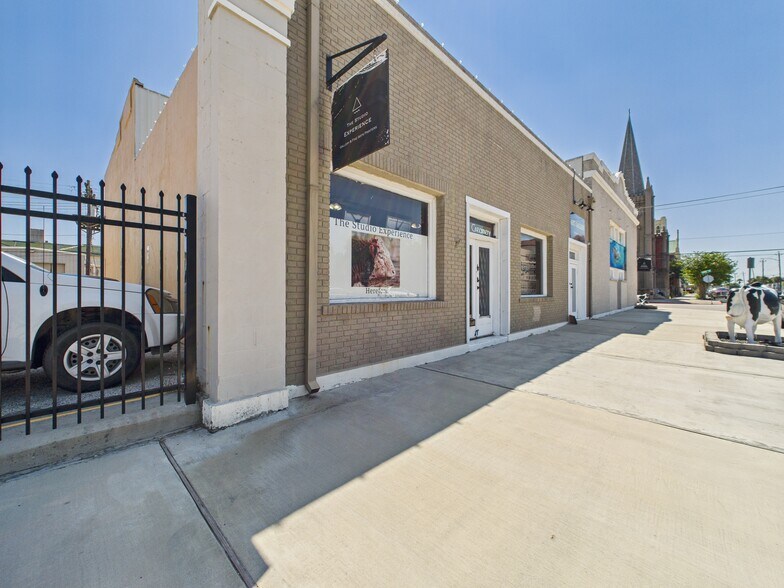 More Photos Of 2327 Winnie St, Galveston General Retail For Sale
