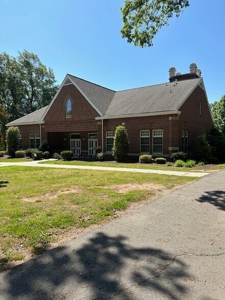More Photos Of 107 Grannis Ln, Statesville Lodge Meeting Hall For Lease