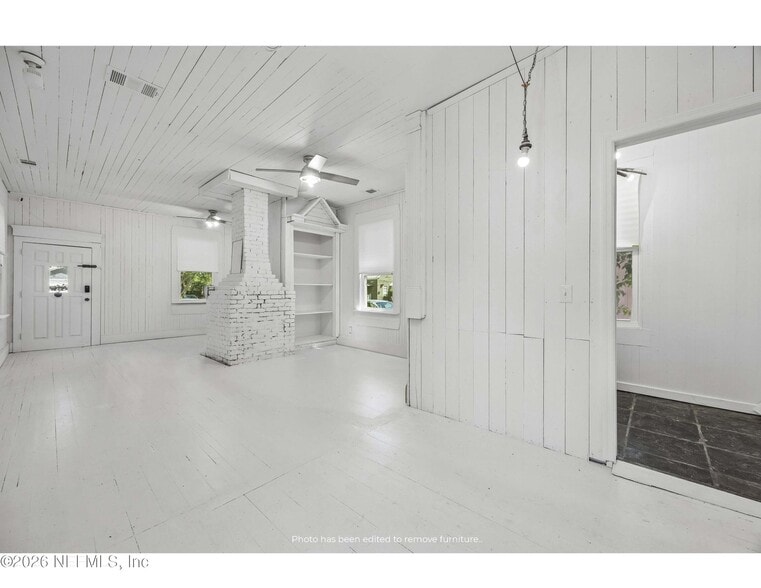 More Photos Of 1008 Beech St, Fernandina Beach Freestanding For Sale