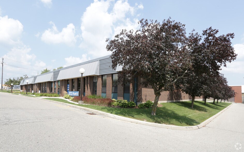 More Photos Of 572 Weber St N, Waterloo Office For Lease