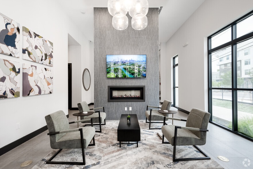 More Photos Of 2832 E Martin Luther King Jr Blvd, Austin Apartments For Lease