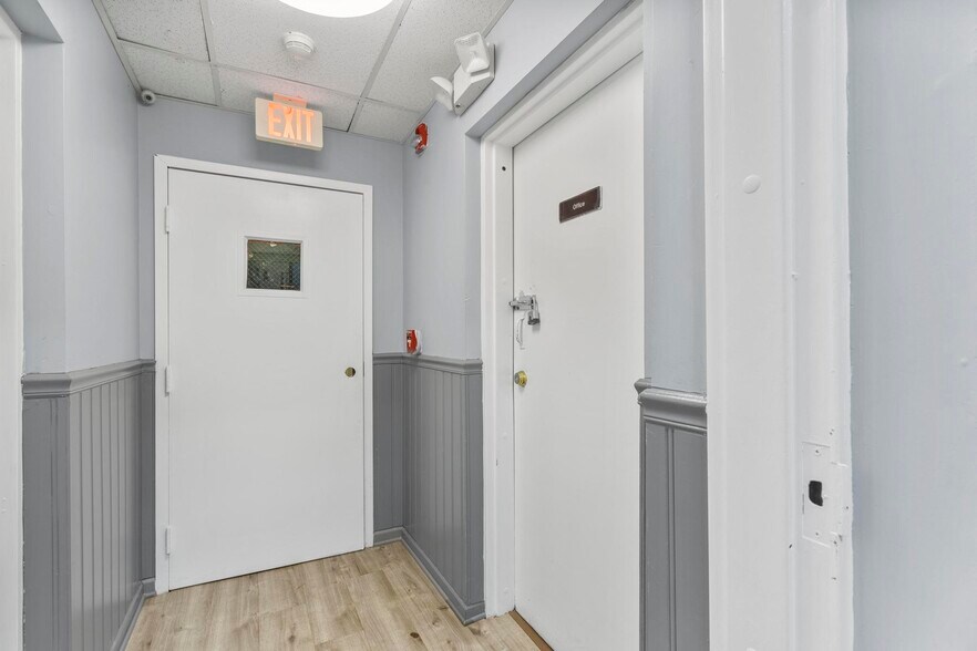 More Photos Of 36 Huntington St, Hartford Apartments For Sale