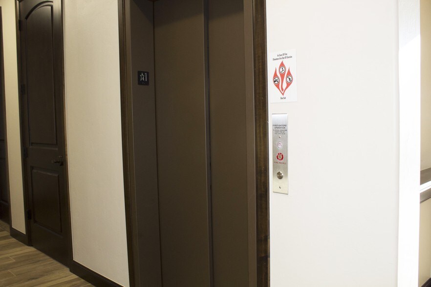 More Photos Of 225 Lilac Dr, Edmond Office For Lease