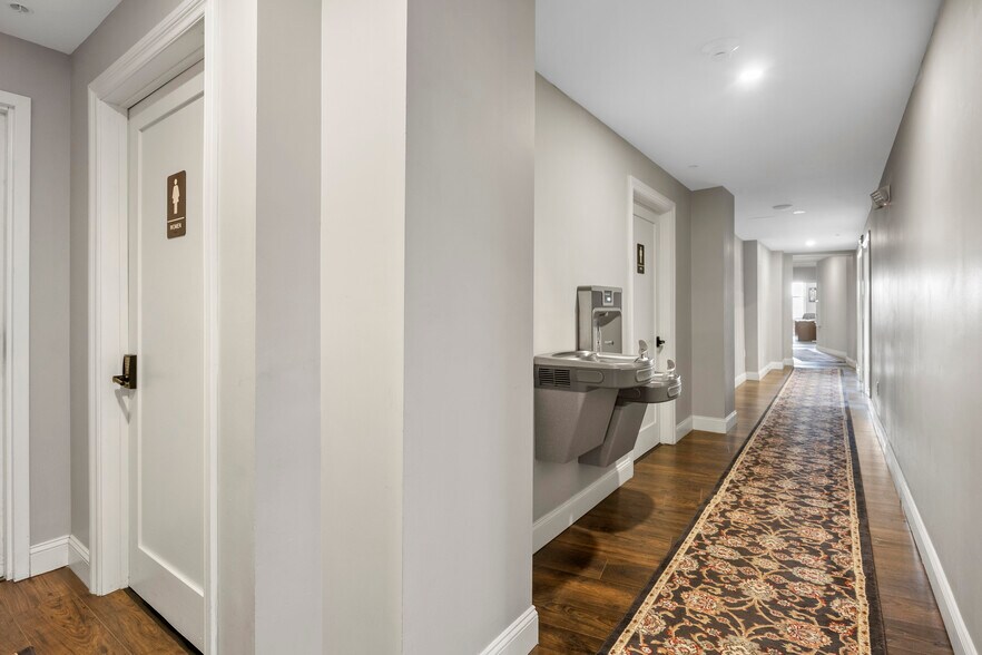 More Photos Of 76 N Pearl St, Albany Apartments For Lease