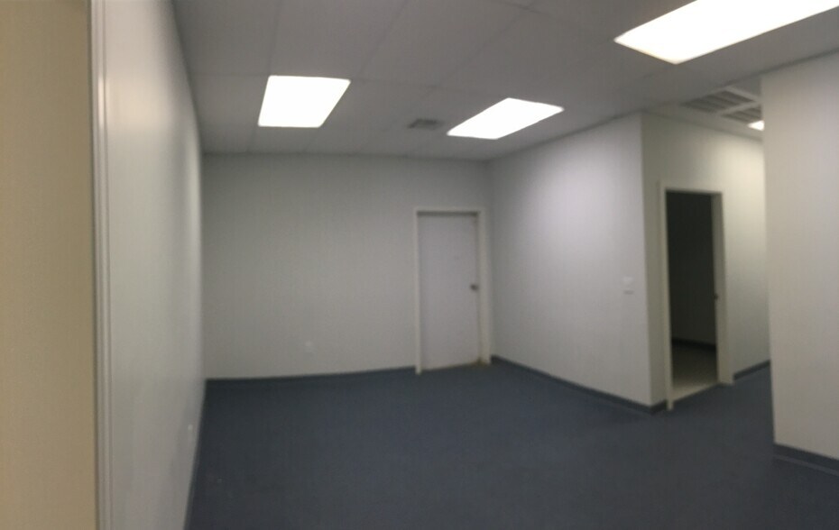 More Photos Of 4780-4782 Woodmere Blvd, Montgomery Medical For Lease