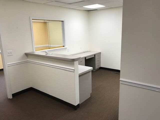More Photos Of 23 State Route 31 N, Pennington Office For Lease
