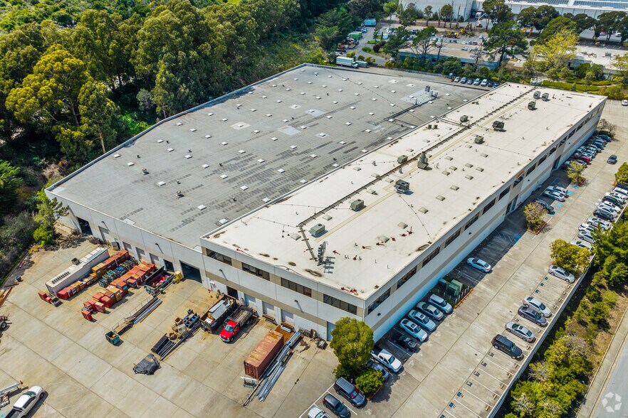 More Photos Of 99 S Hill Dr, Brisbane Warehouse For Lease