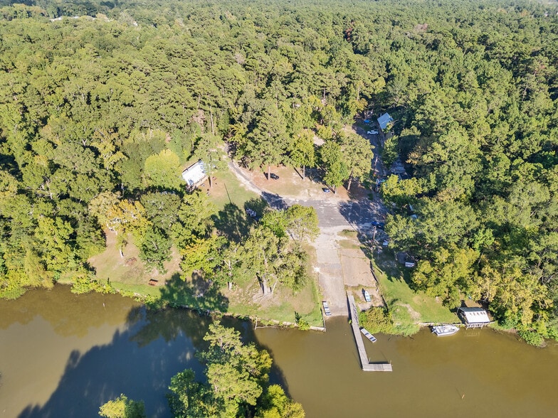 More Photos Of 280 Broken Arrow Marina, Livingston Hotel For Sale