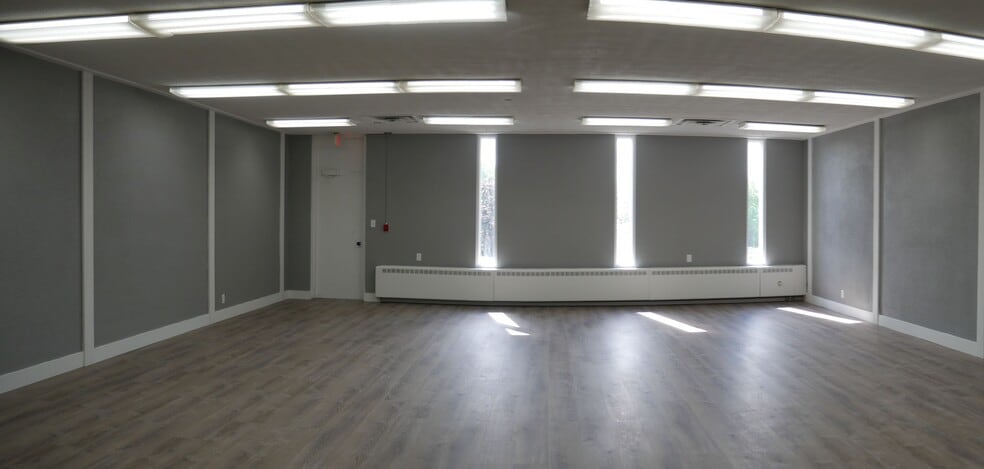 More Photos Of 224 S Main St, Zumbrota General Retail For Lease