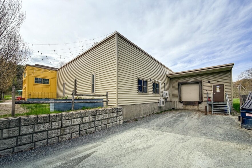More Photos Of 60 Artisans Way, Windsor Flex For Sale