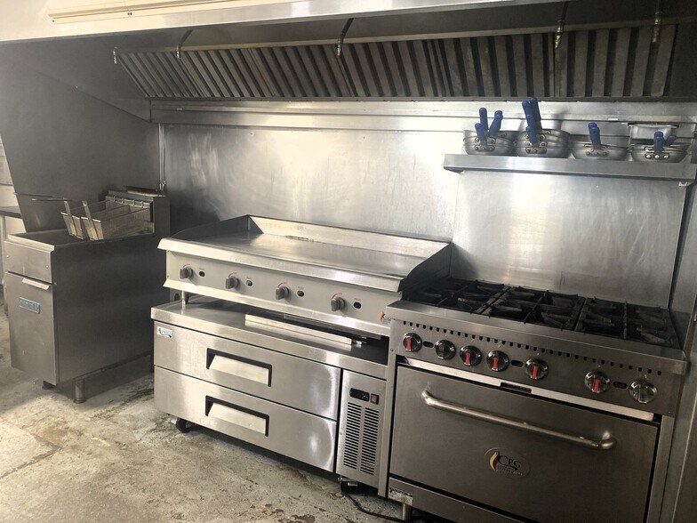 More Photos Of 42 W Spring St, Port Austin General Retail For Lease