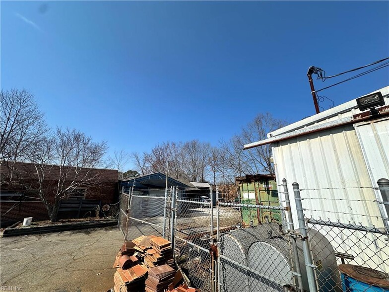 More Photos Of 1702 Southern Blvd, Virginia Beach Manufacturing For Sale