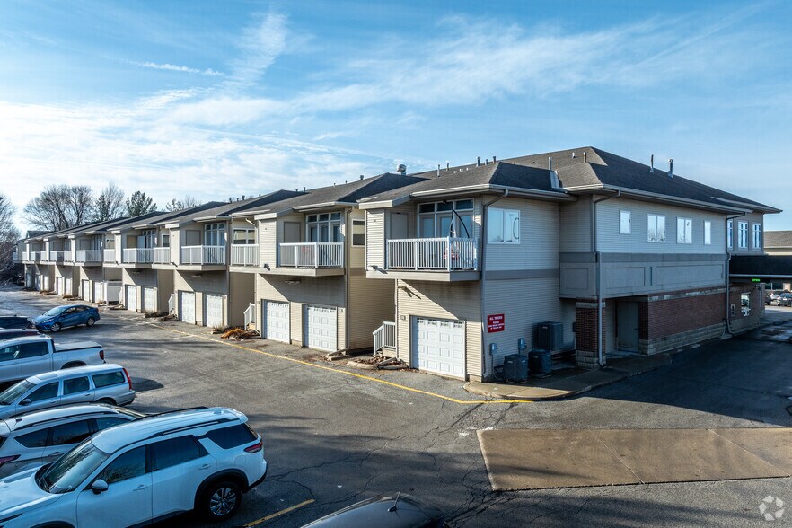 More Photos Of 4800 Mills Civic Pky, West Des Moines Apartments For Lease