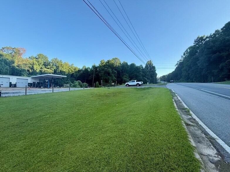 More Photos Of 1640 S Chestatee, Dahlonega Auto Repair For Sale