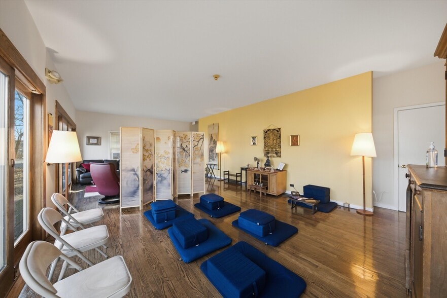 More Photos Of 3624 216th St, Matteson Flex For Sale