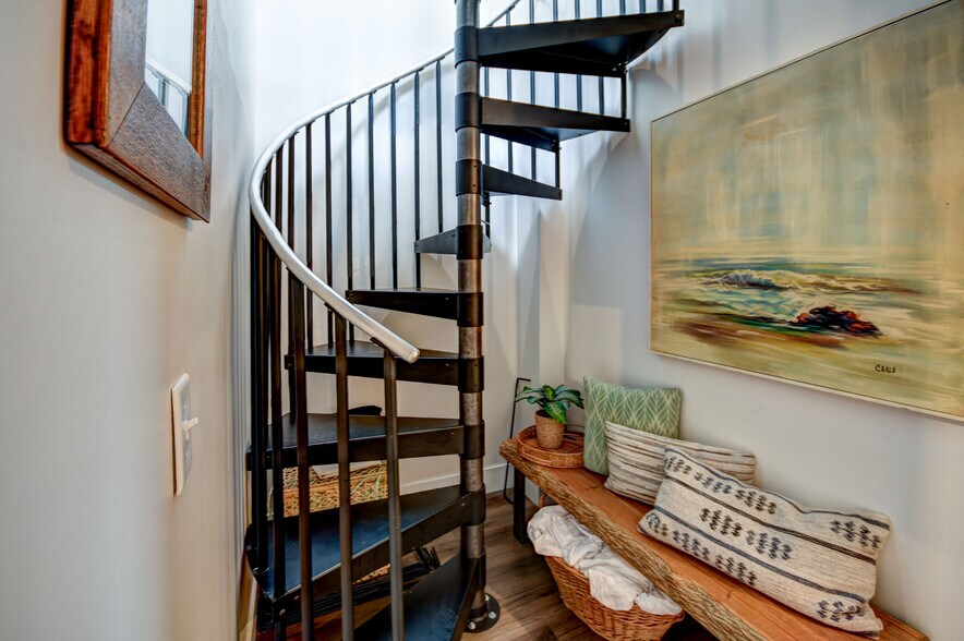 More Photos Of 208 Gillis St, Traverse City Specialty For Sale