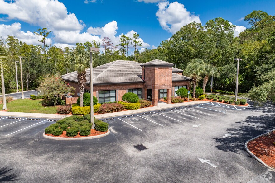 More Photos Of 4949 Ridgemoor Blvd, Palm Harbor Bank For Lease