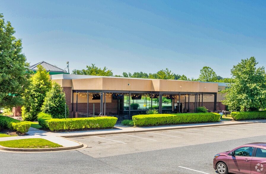 More Photos Of 10300 Mill Run Cir, Owings Mills Unknown For Lease