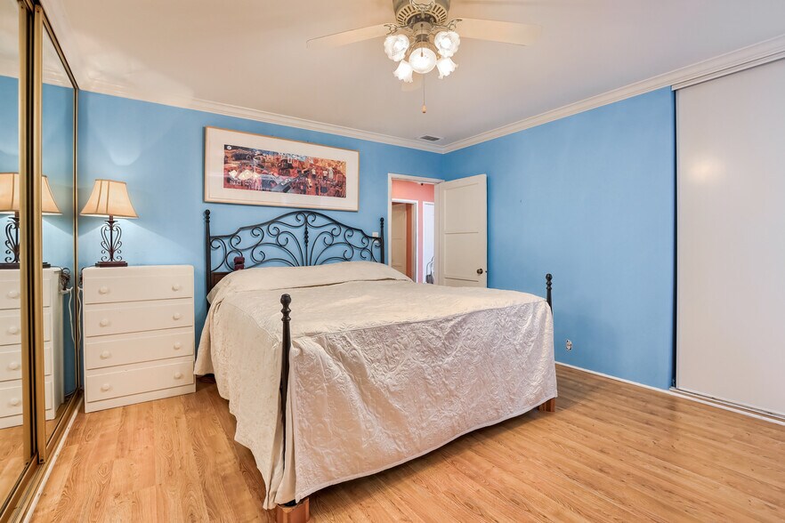 More Photos Of 4381-4385 Overland Ave, Culver City Office Residential For Sale